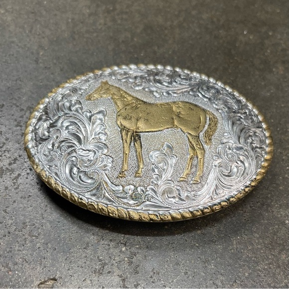 Crumrine Western Oval Paint Horse Silver & Gold Belt Buckle C01574 - Picture 2 of 8